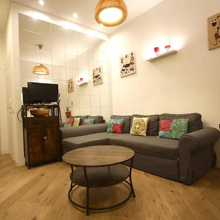 Testaccio House Apartman *
